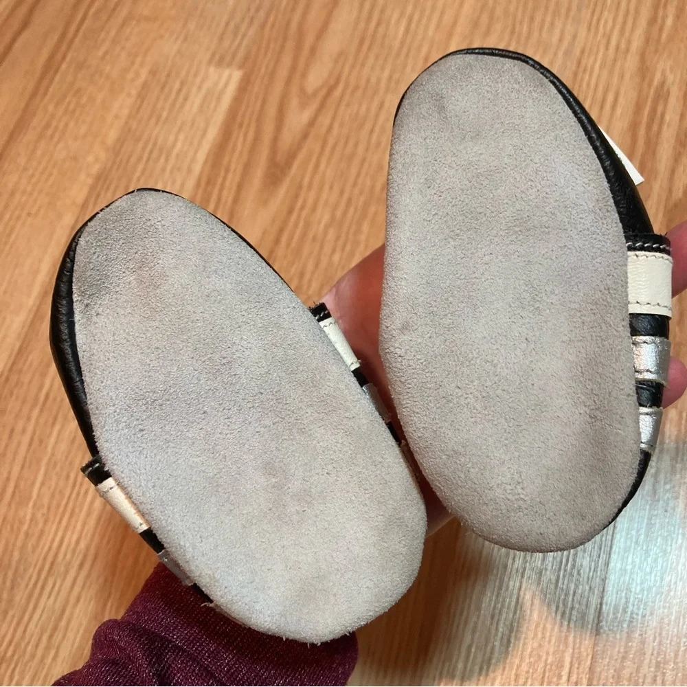 Momo Baby Leather Soft Sole Crib Shoes Black White Silver 0-6 Months Infant